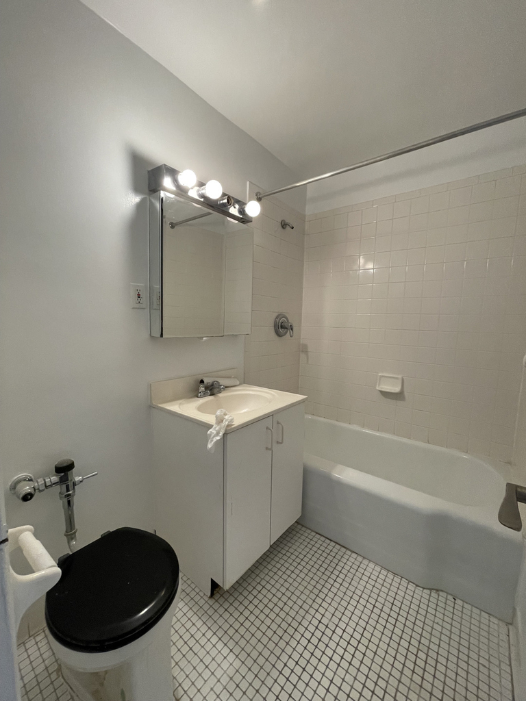 West 73rd Street - Photo 7