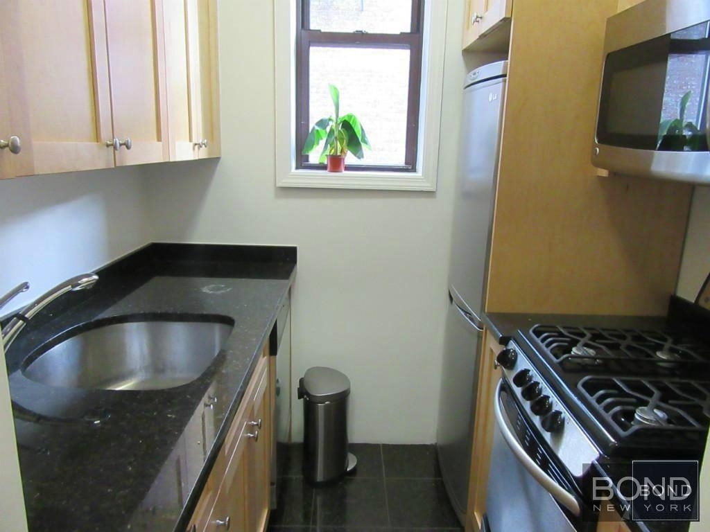West 73rd Street - Photo 6