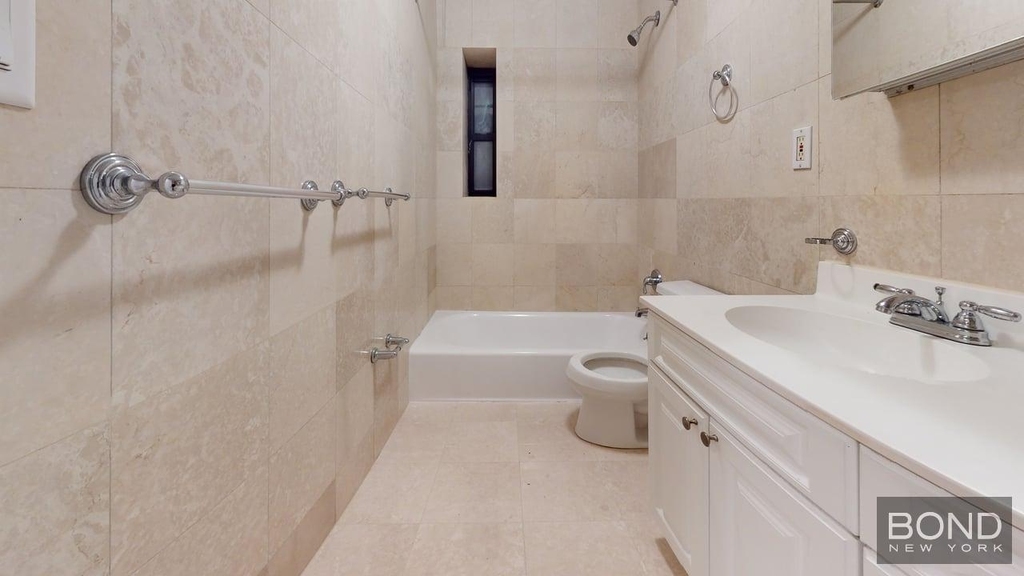 East 84th Street - Photo 13