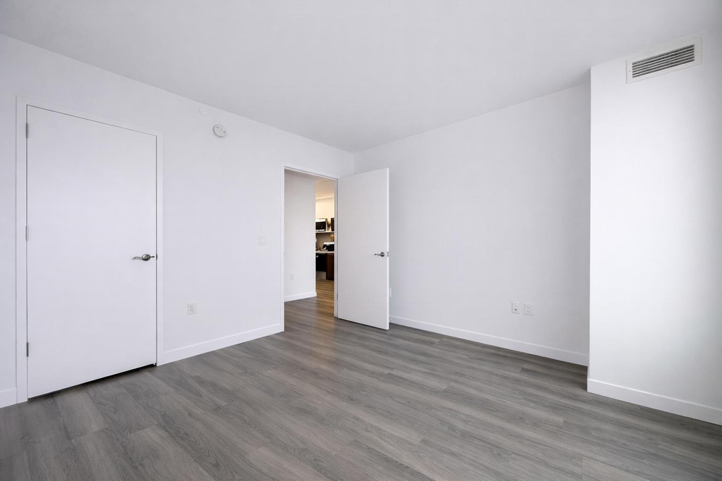 1524 Sheepshead Bay Road - Photo 5