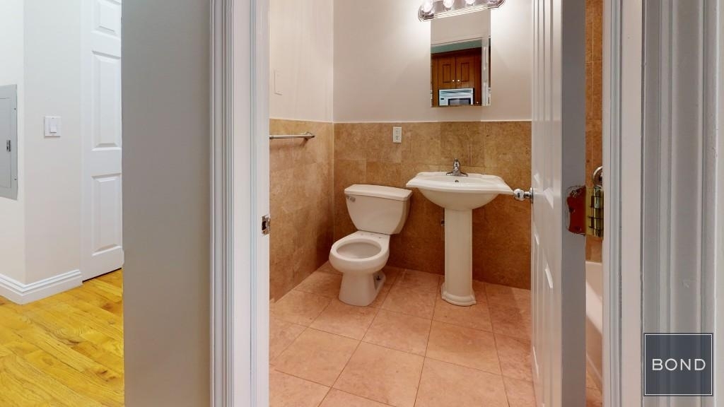West 54 Street - Photo 5