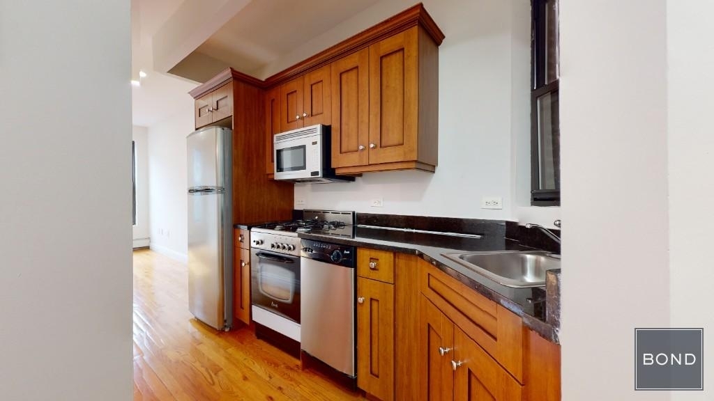 West 54 Street - Photo 0
