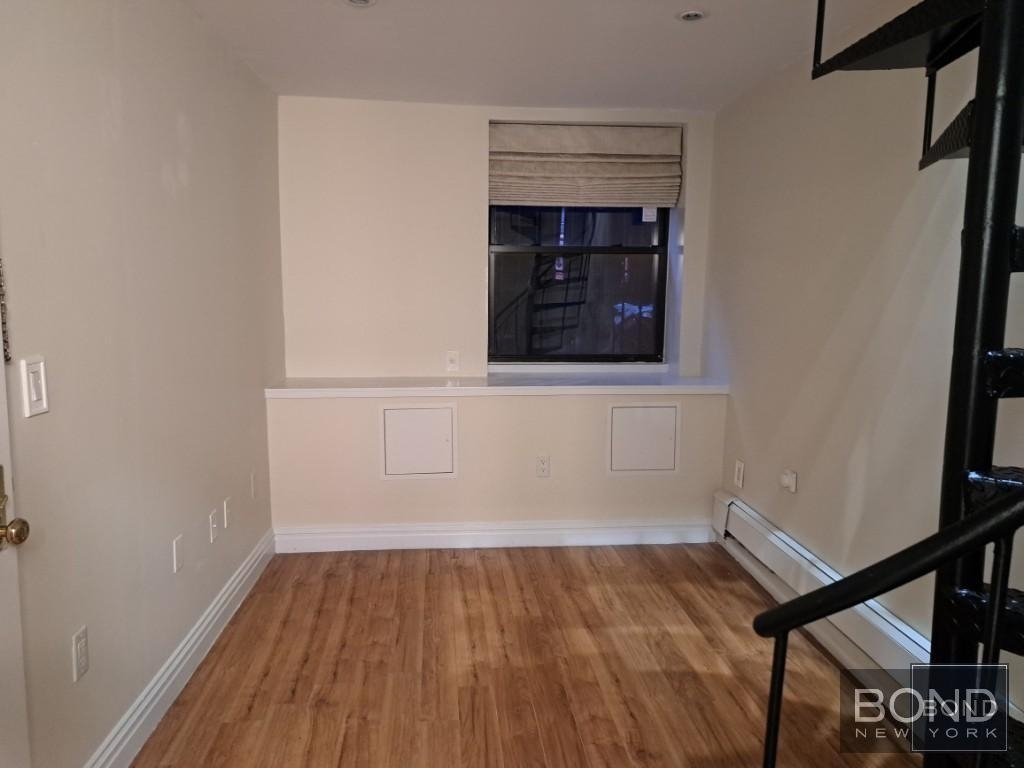 West 54 Street - Photo 7
