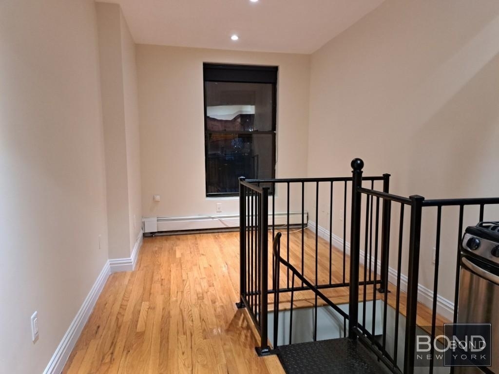 West 54 Street - Photo 4