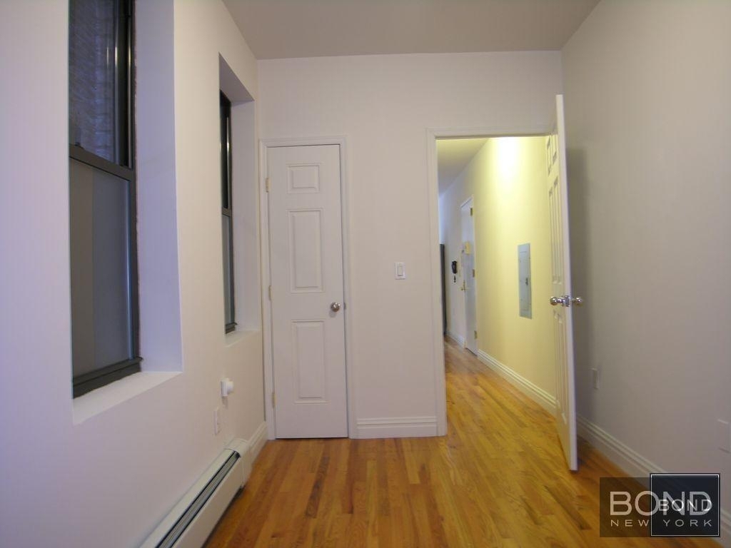 West 54 Street - Photo 2
