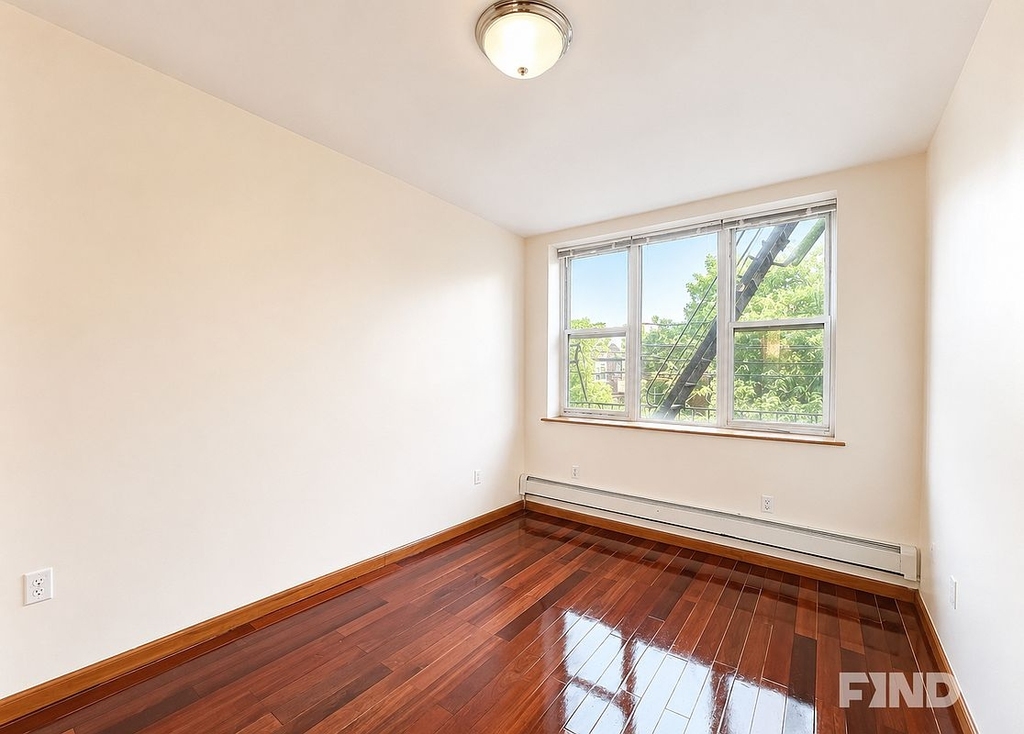 8th Avenue - Photo 1