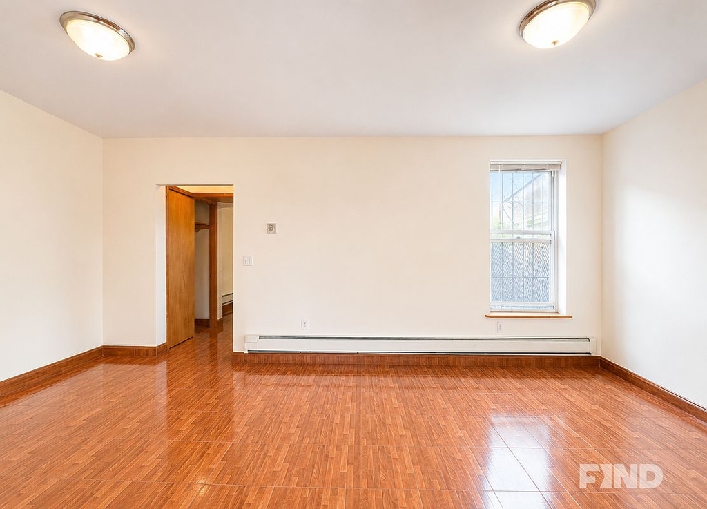 8th Avenue - Photo 2