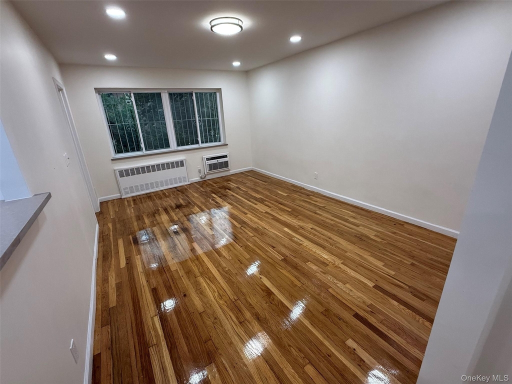 59th Street - Photo 2