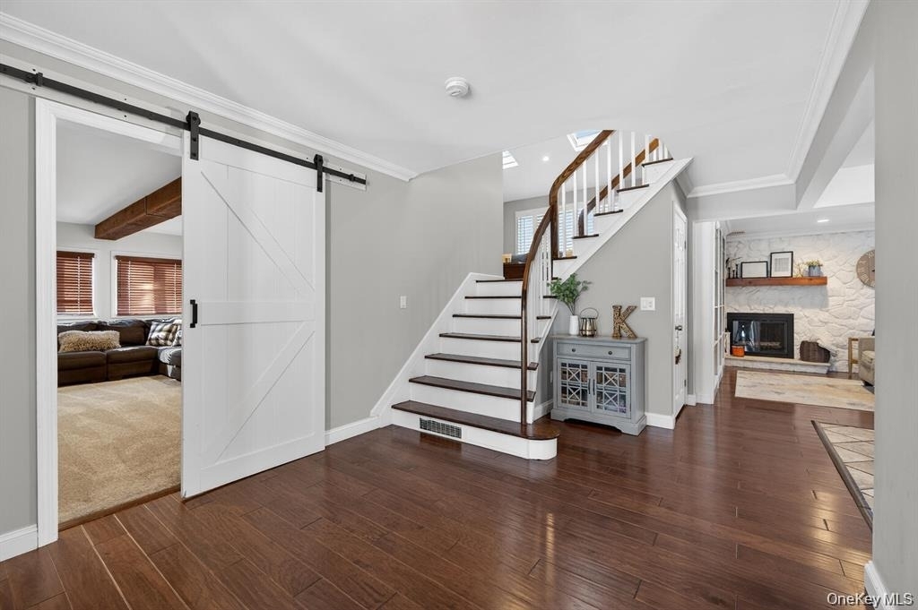 18 Melrose - Photo 2