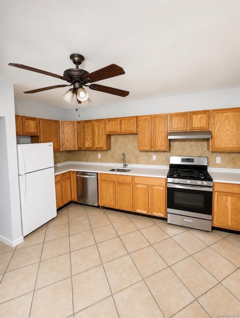 210 Main Street - Photo 3