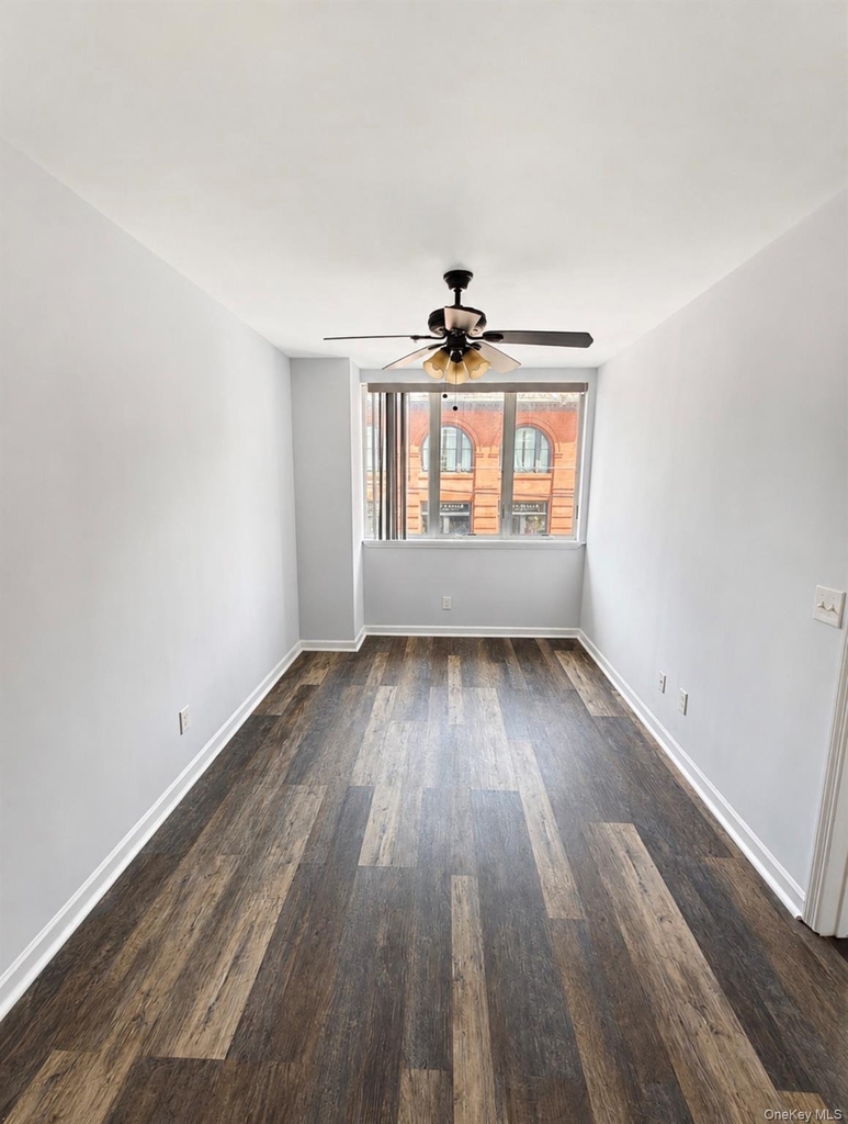 210 Main Street - Photo 5