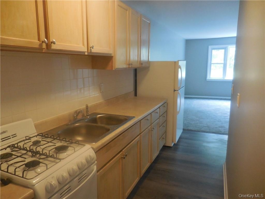 41 Willow Avenue - Photo 5