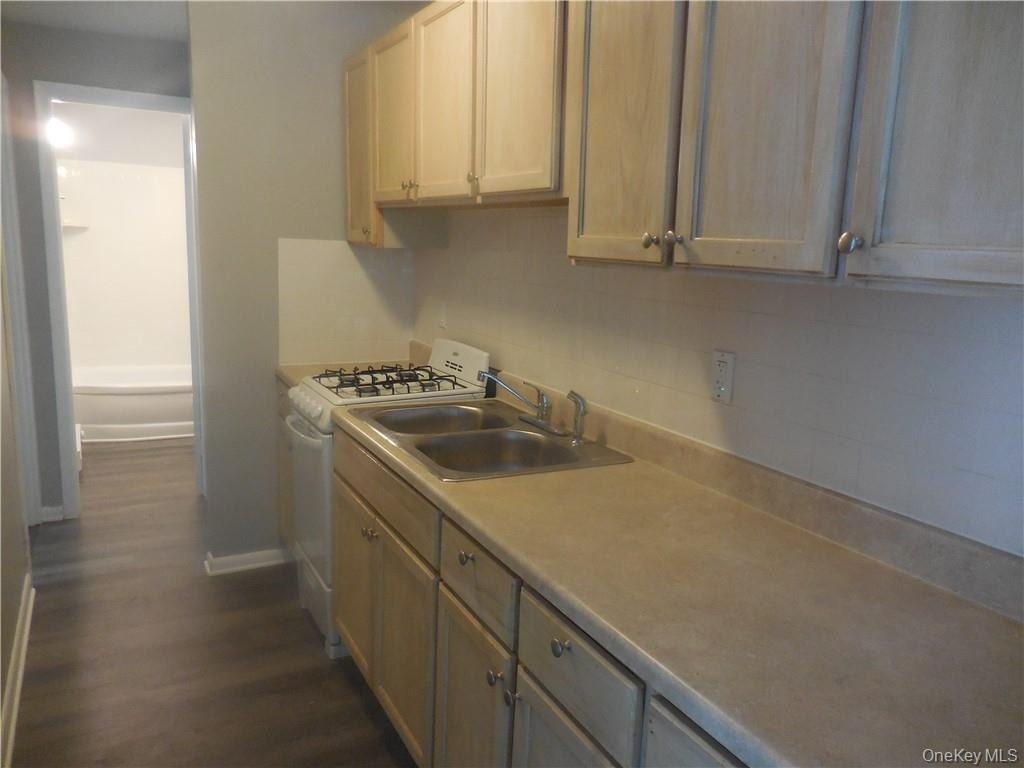 41 Willow Avenue - Photo 13