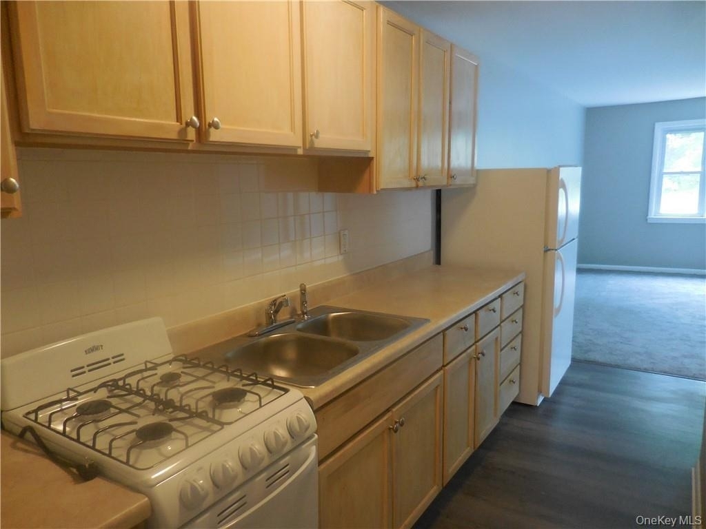 41 Willow Avenue - Photo 7