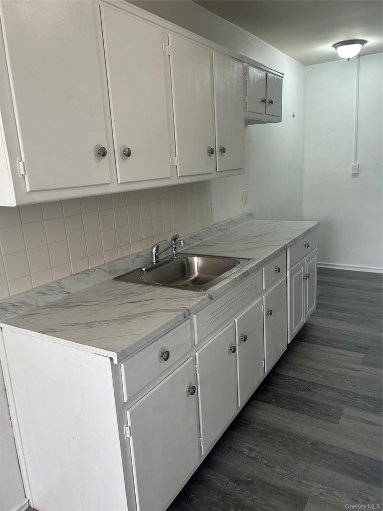 50-52 Gibson Boulevard - Photo 4