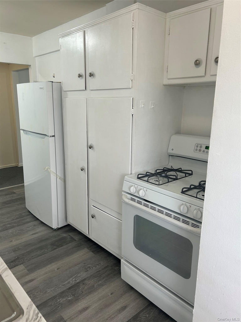 50-52 Gibson Boulevard - Photo 3