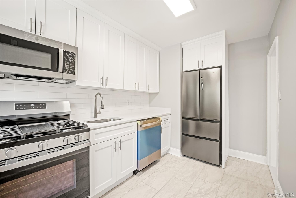 73-10 Springfield Boulevard - Photo 3