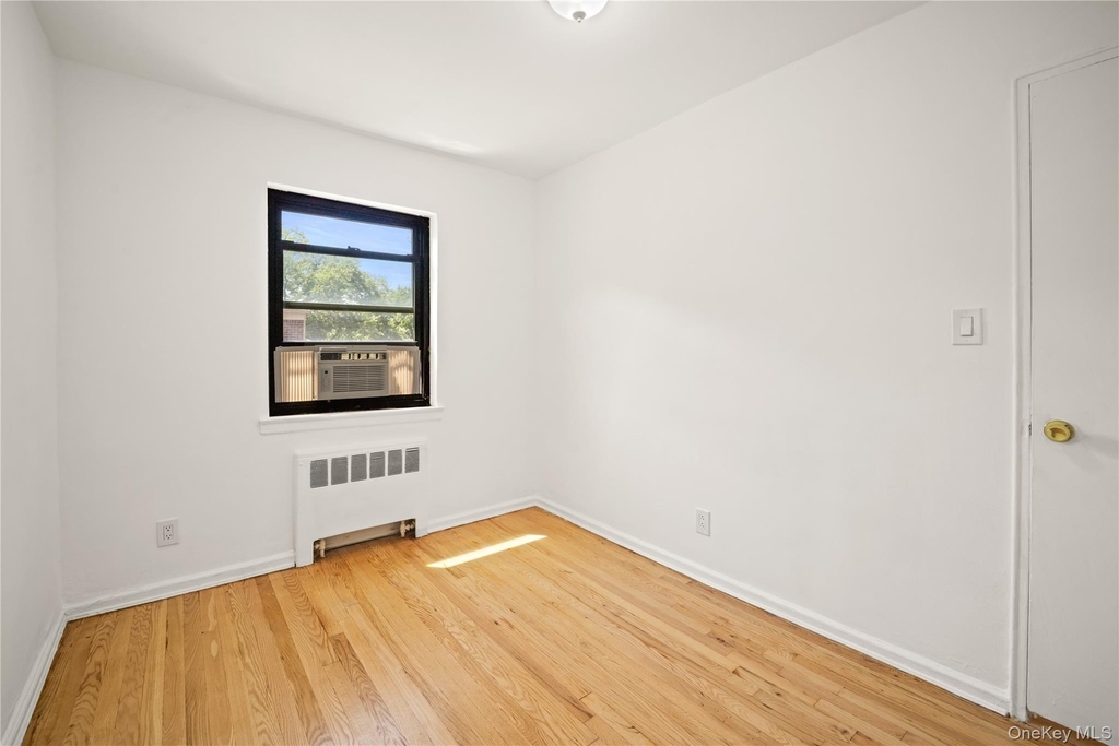 73-10 Springfield Boulevard - Photo 10