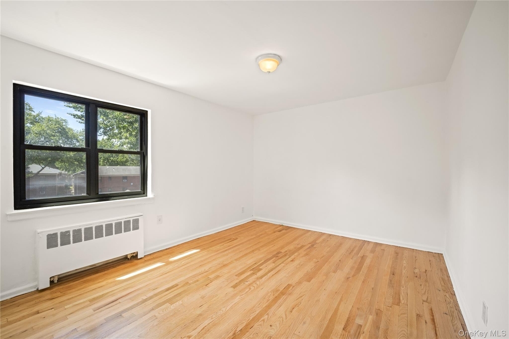 73-10 Springfield Boulevard - Photo 8