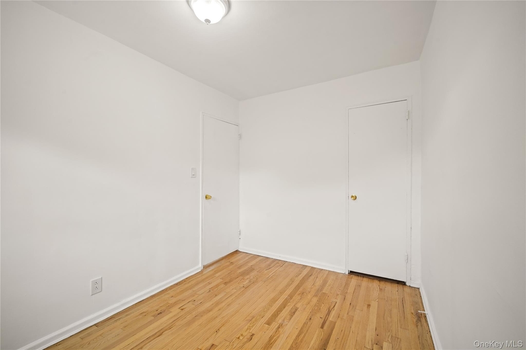 73-10 Springfield Boulevard - Photo 11