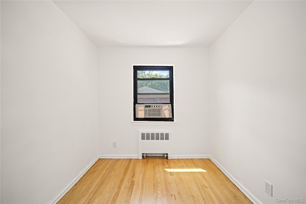73-10 Springfield Boulevard - Photo 12