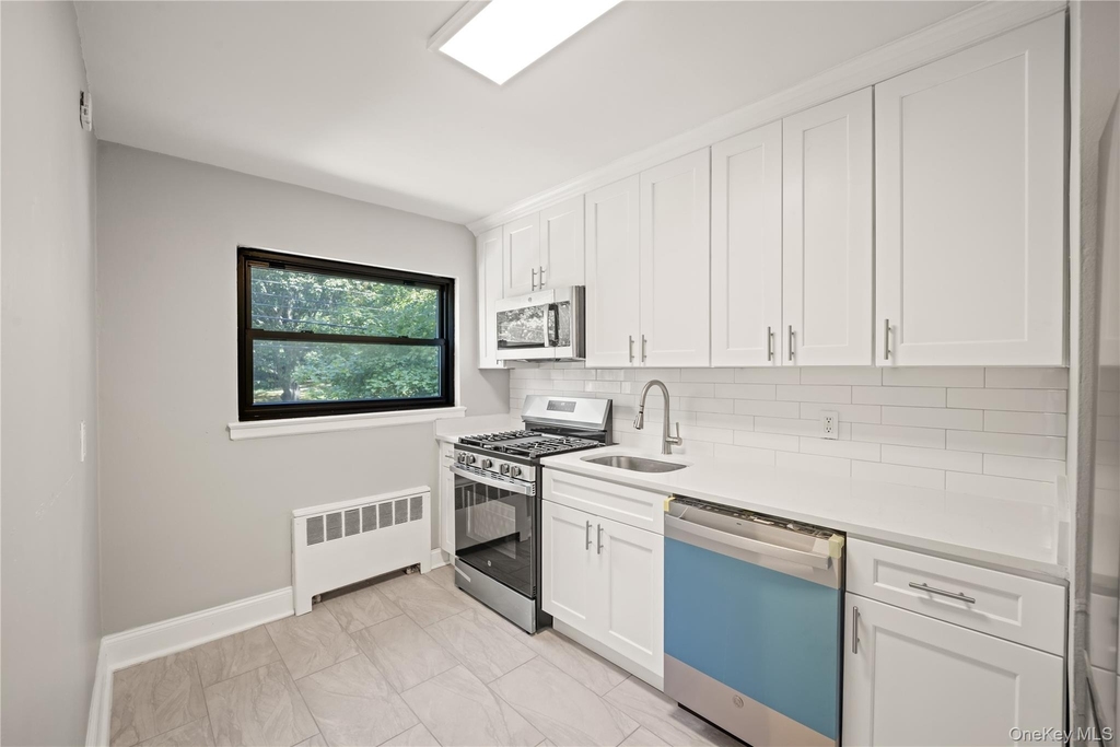 73-10 Springfield Boulevard - Photo 4
