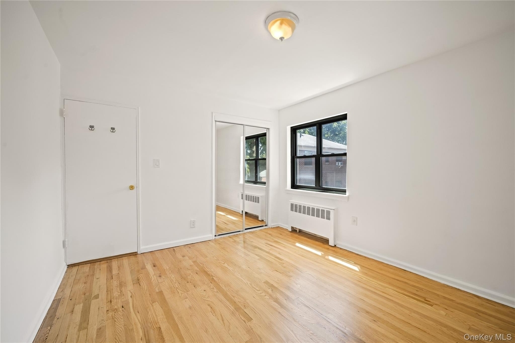 73-10 Springfield Boulevard - Photo 9