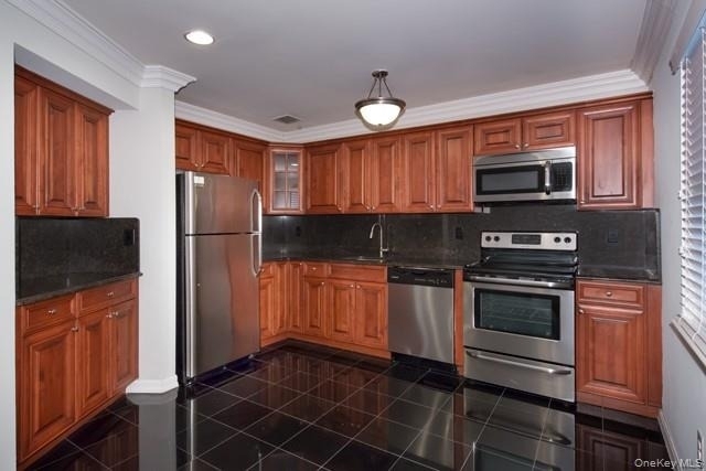16 Sylvan Lane - Photo 1
