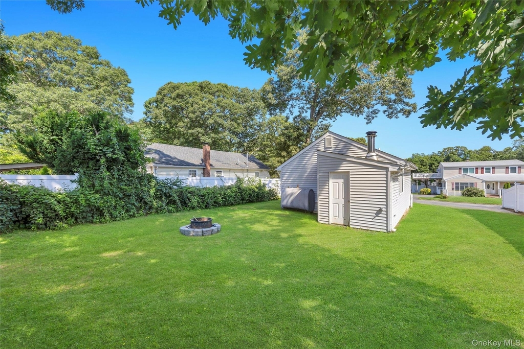 22 Maplewood Avenue - Photo 3