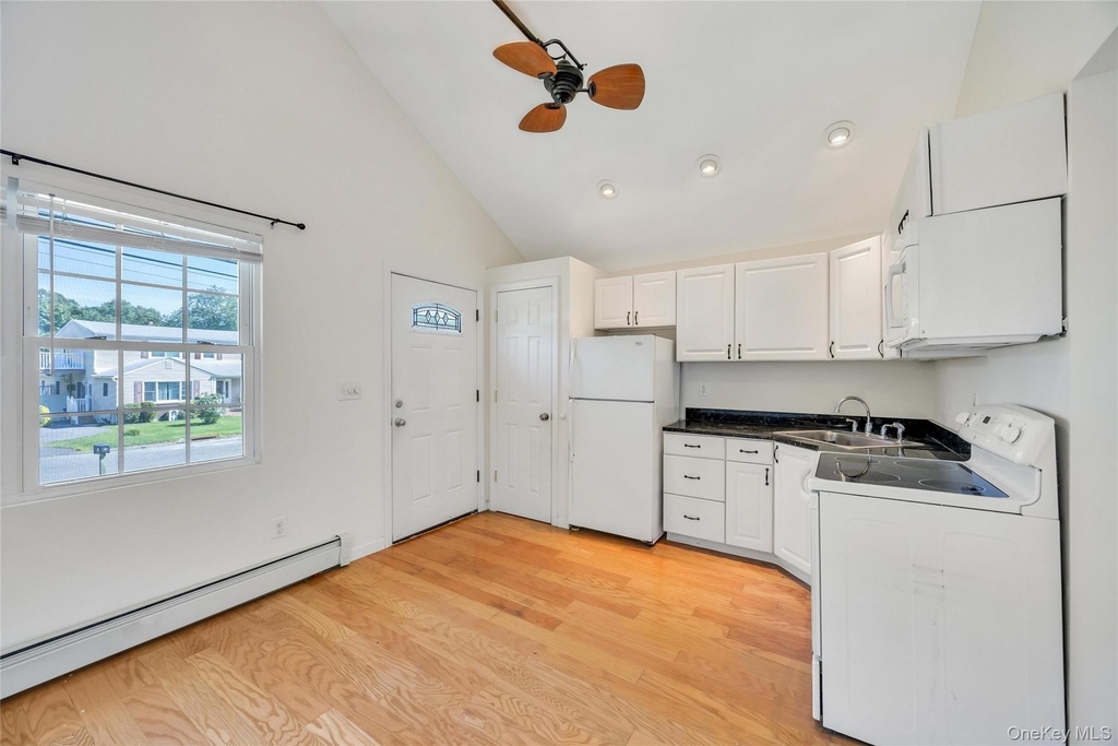 22 Maplewood Avenue - Photo 14