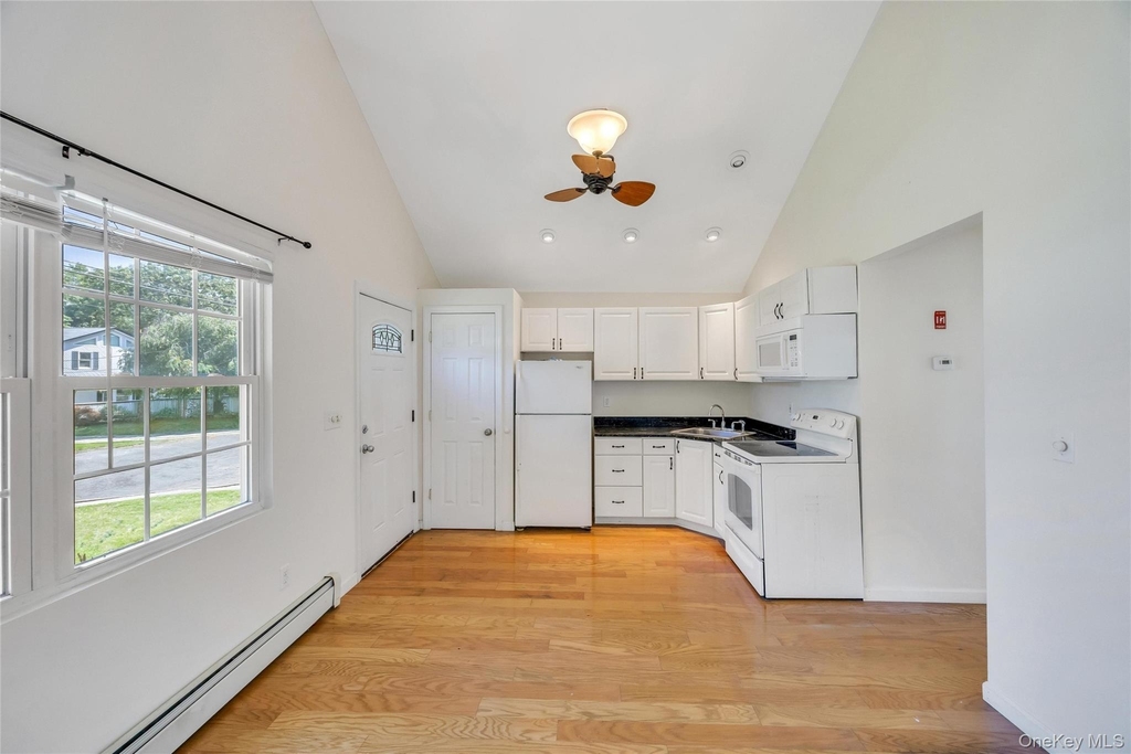 22 Maplewood Avenue - Photo 12