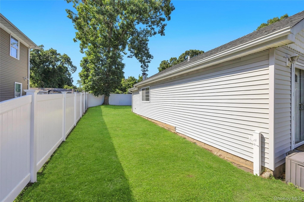 22 Maplewood Avenue - Photo 6
