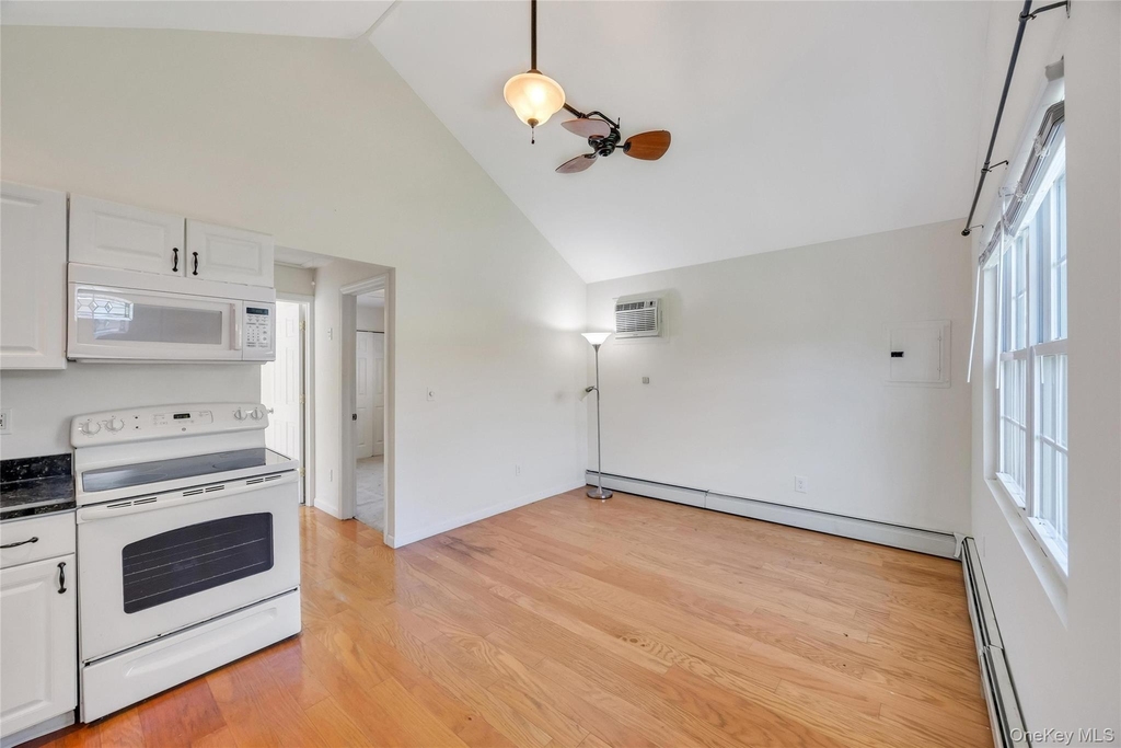 22 Maplewood Avenue - Photo 15