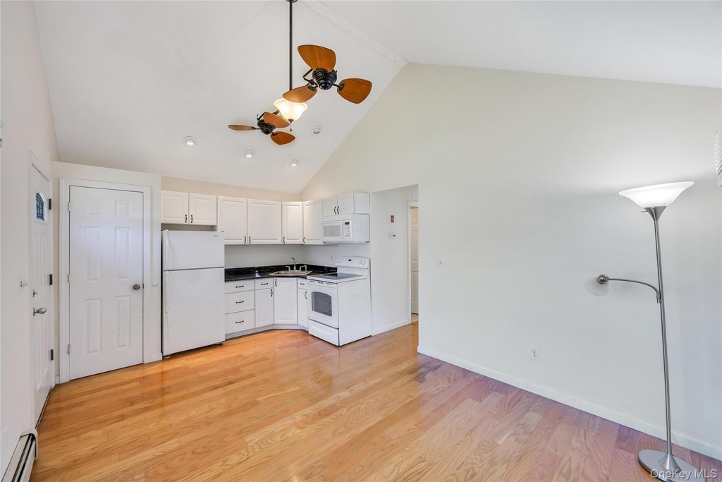 22 Maplewood Avenue - Photo 18
