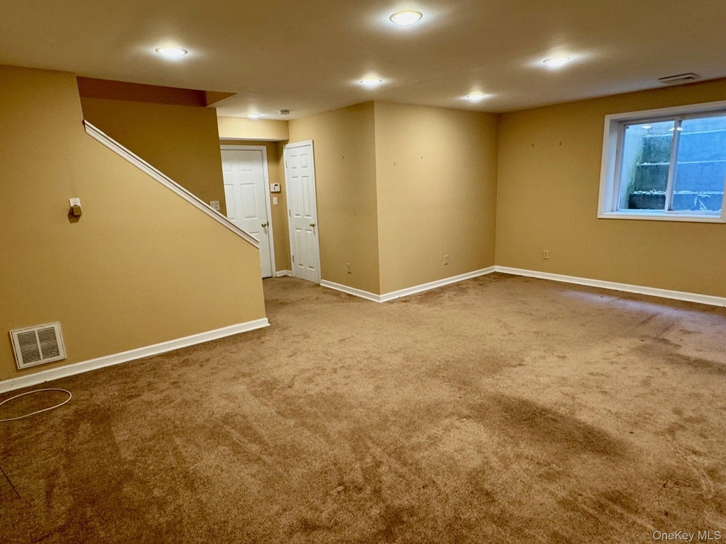 8 Green Court - Photo 37