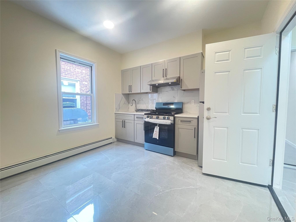 1006 Jericho Turnpike - Photo 1