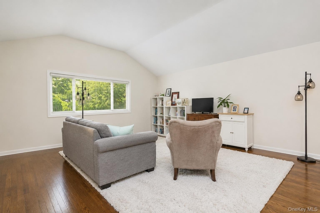 7 Tudor Place - Photo 1