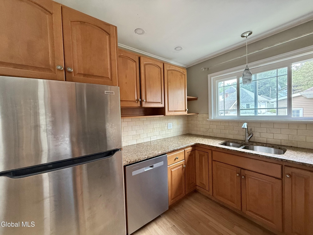 2481 Eastern Parkway - Photo 13