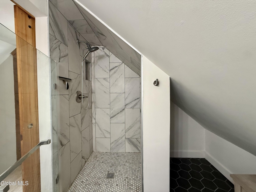 2481 Eastern Parkway - Photo 17