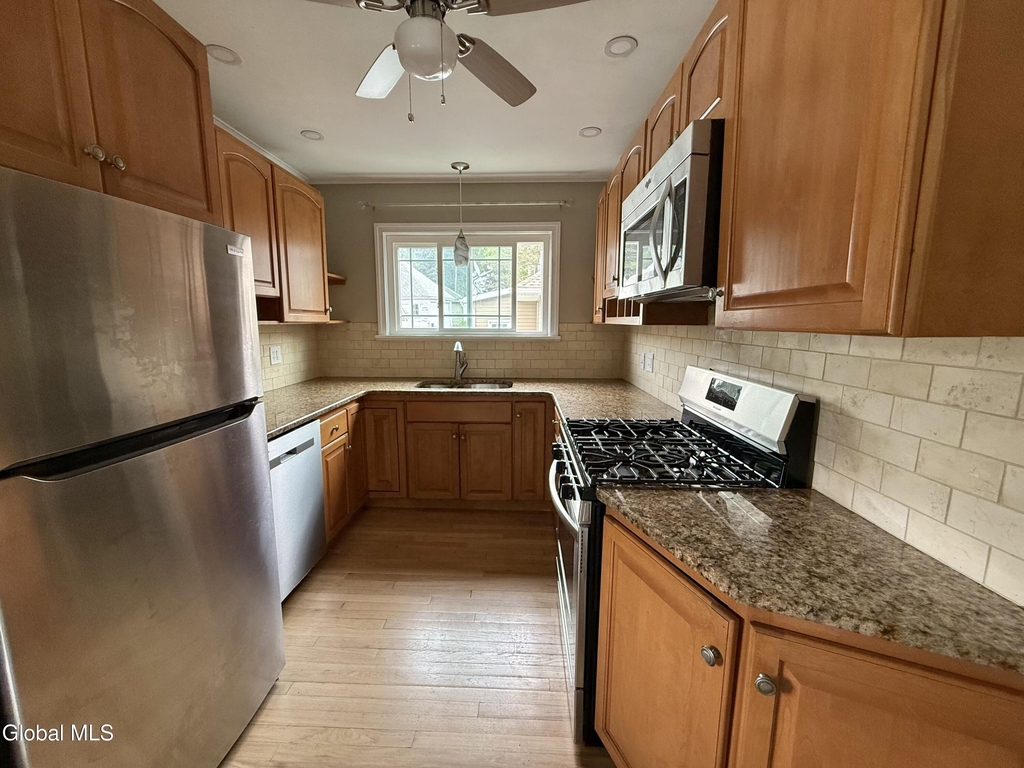 2481 Eastern Parkway - Photo 12