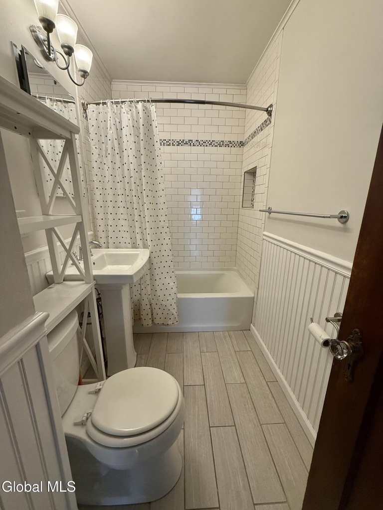 2481 Eastern Parkway - Photo 10