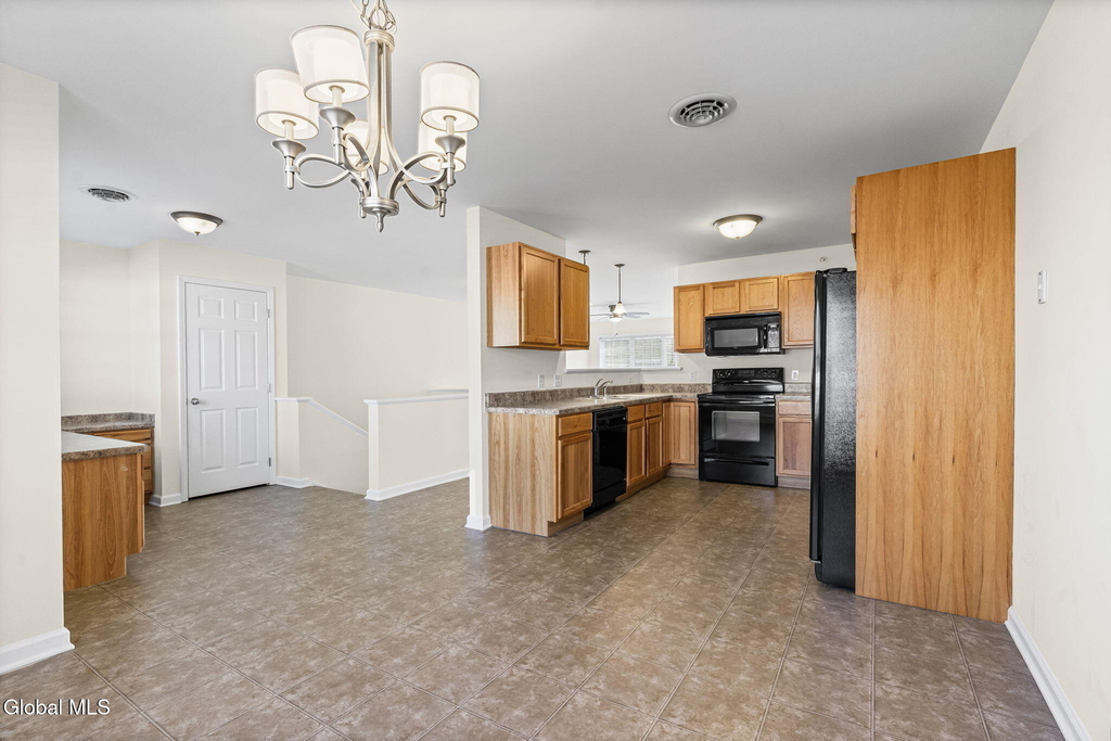2000 Curry Road - Photo 3