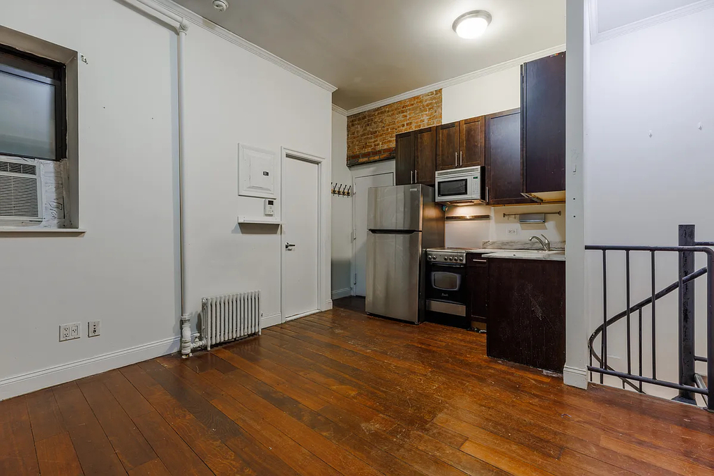 Broome Street - Photo 8