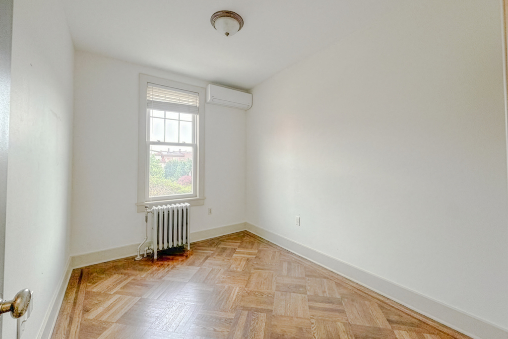 59-31 Grove Street - Photo 1