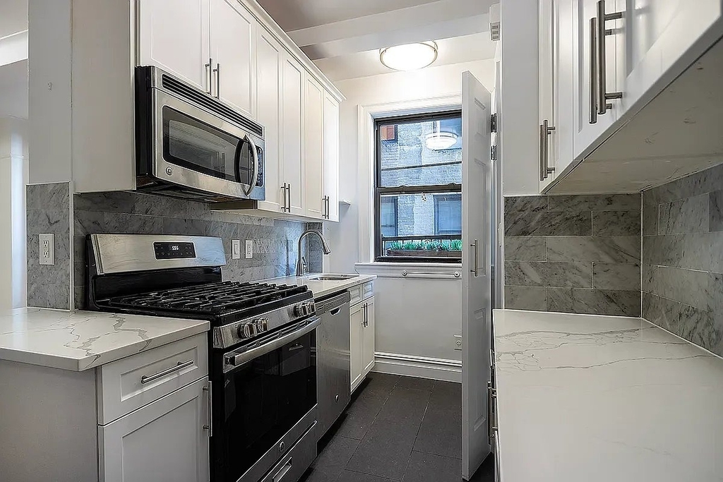 27 W 96th Street - Photo 1