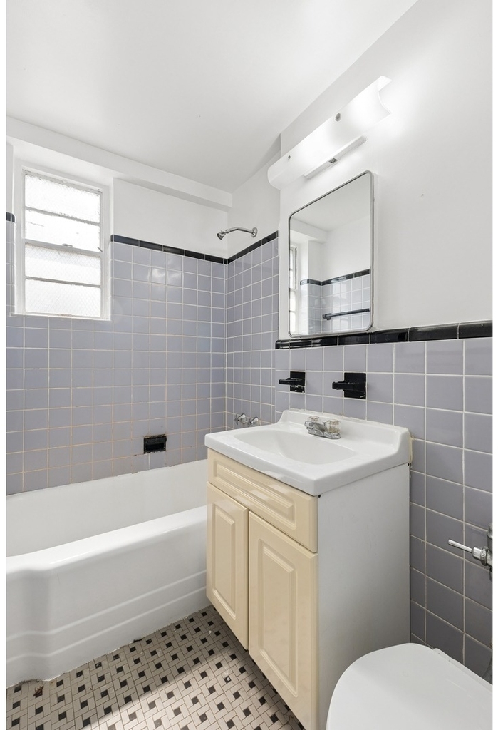 225 E 46th Street - Photo 0