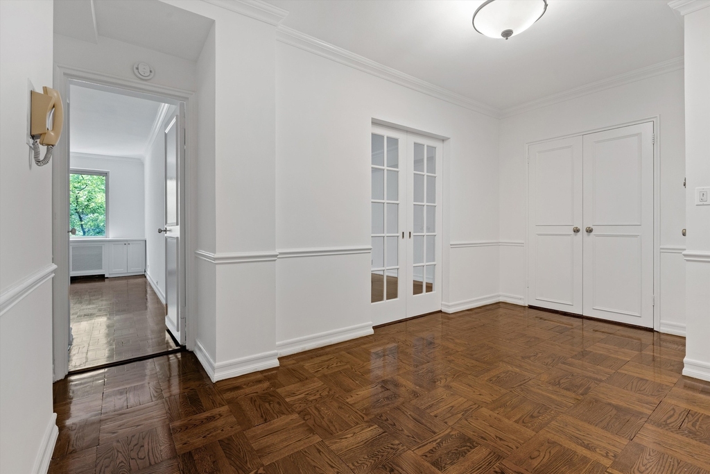225 E 46th Street - Photo 6