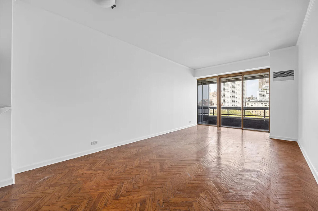 530 E 76th Street - Photo 1