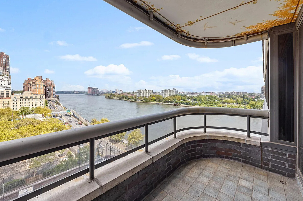 530 E 76th Street - Photo 7