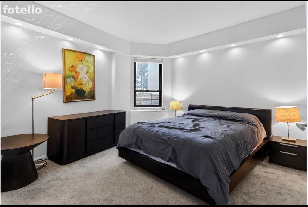 210 E 47th Street - Photo 7
